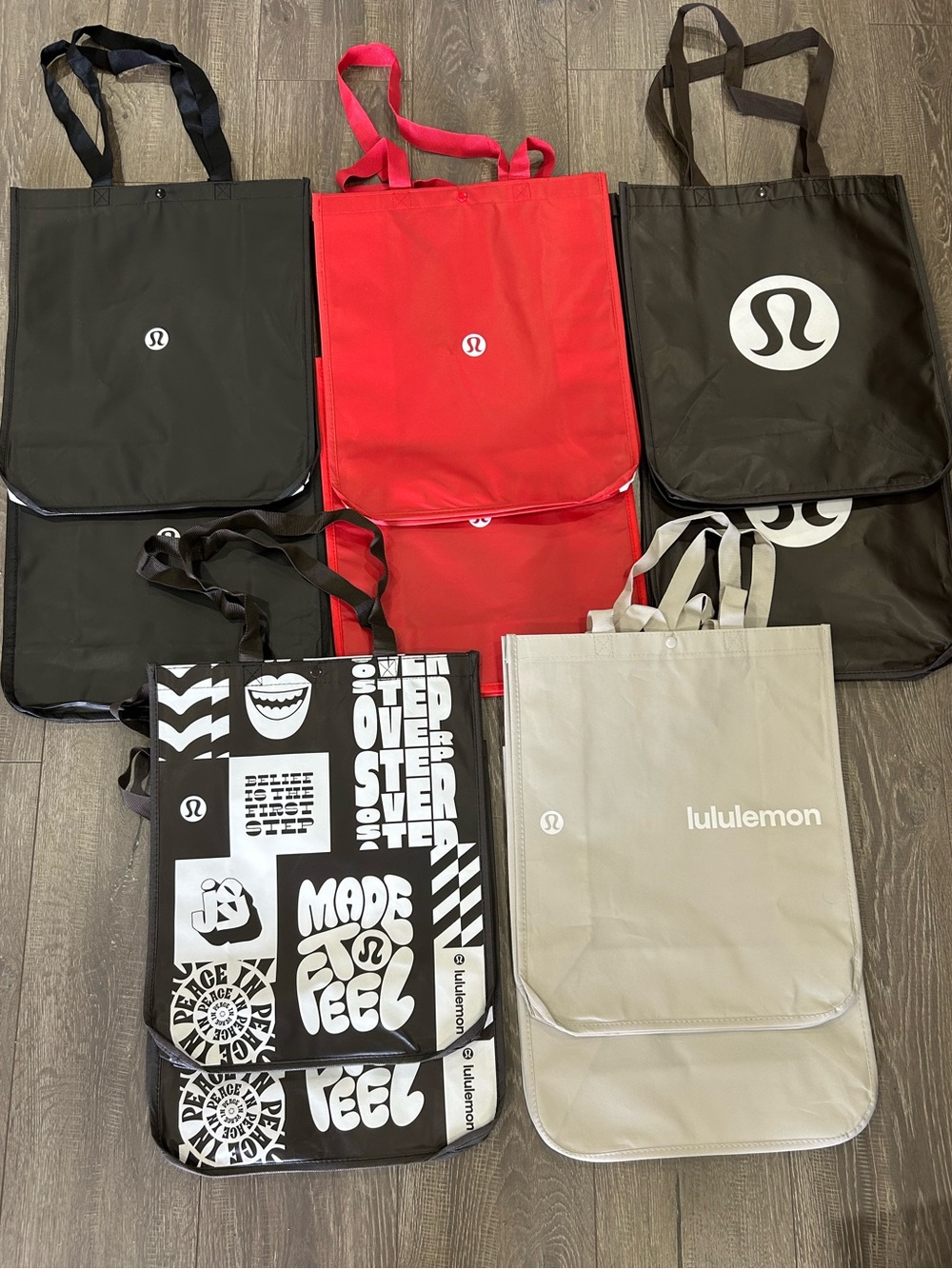 10 pieces Lululemon reusable shopping tote bags- large size